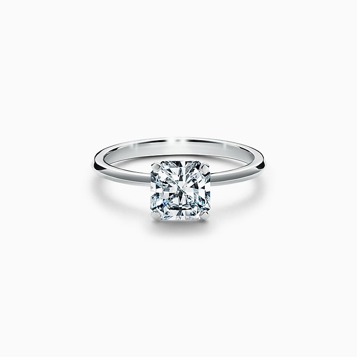 Tiffany True® Engagement Ring with a Tiffany True® Diamond in Platinum