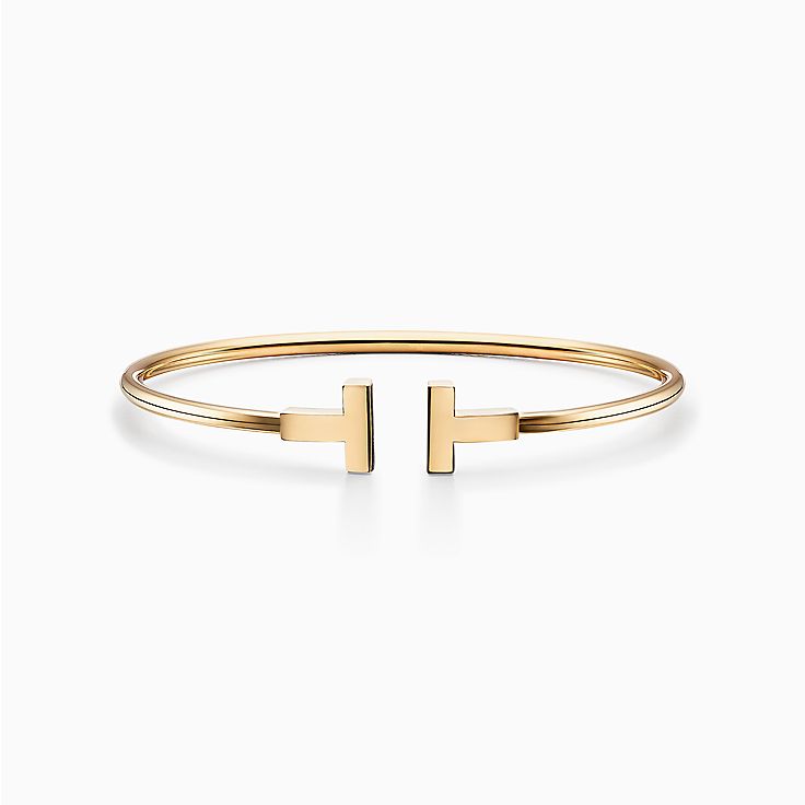 Datum Bekend complicaties Tiffany T wire bracelet in 18k gold, medium. | Tiffany & Co.