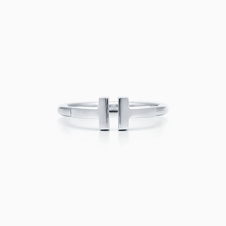 tijdelijk provincie verwijderen Tiffany T wire ring in 18k white gold. | Tiffany & Co.