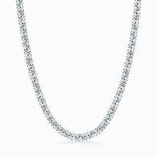 Tiffany Victoria™:鉑金鑲鑽石藤蔓項鏈，16 吋。