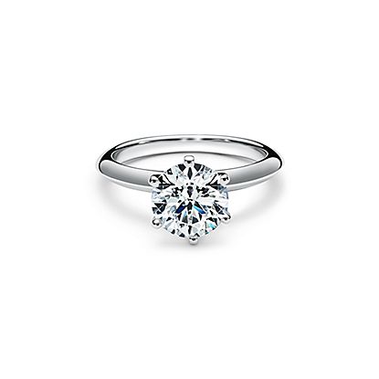 Tiffany® Setting 鉑金訂婚戒指