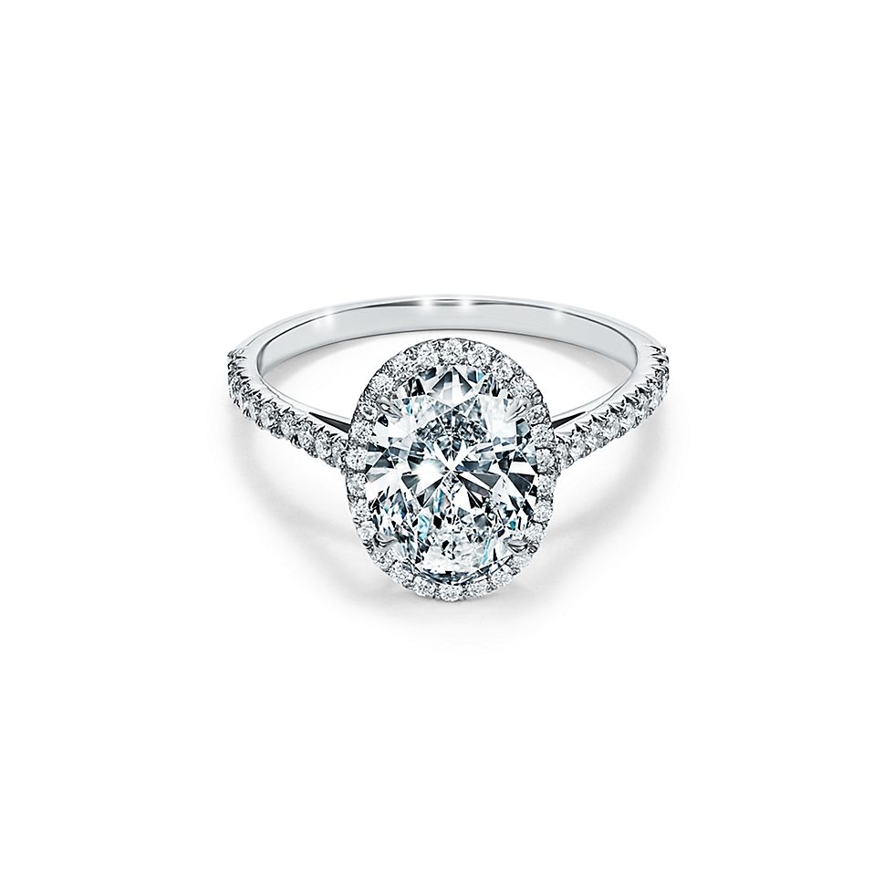 oval diamond ring with halo