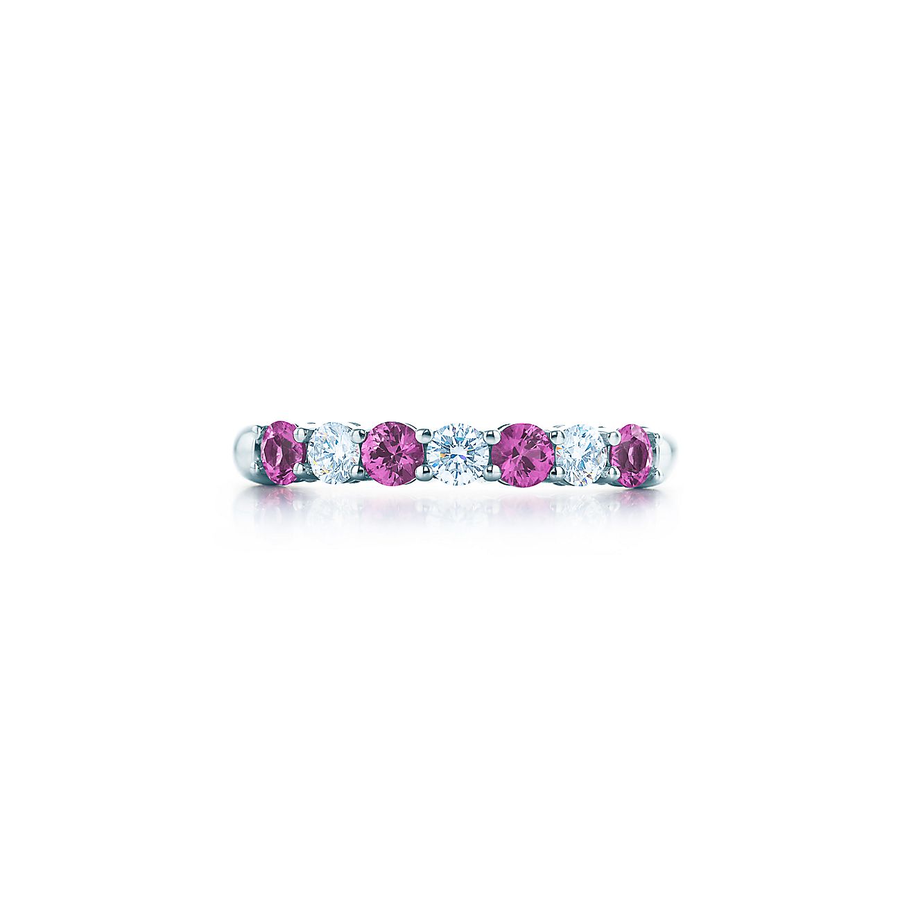 ティファニー エンブレイス バンドリング ダイヤモンド ピンク サファイヤ プラチナ | Tiffany & Co.