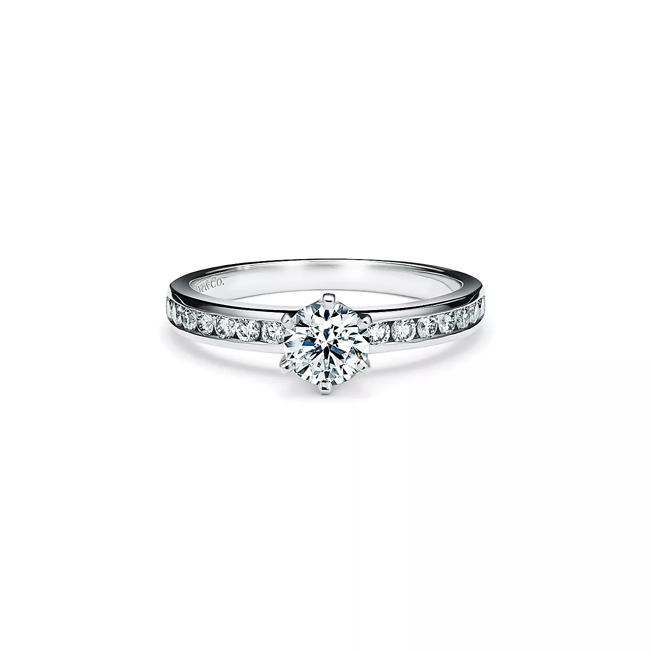 女性に人気の婚約指輪はTiffanyのティファニー® セッティング エンゲージメント リング チャネル セット ダイヤモンド バンド プラチナ