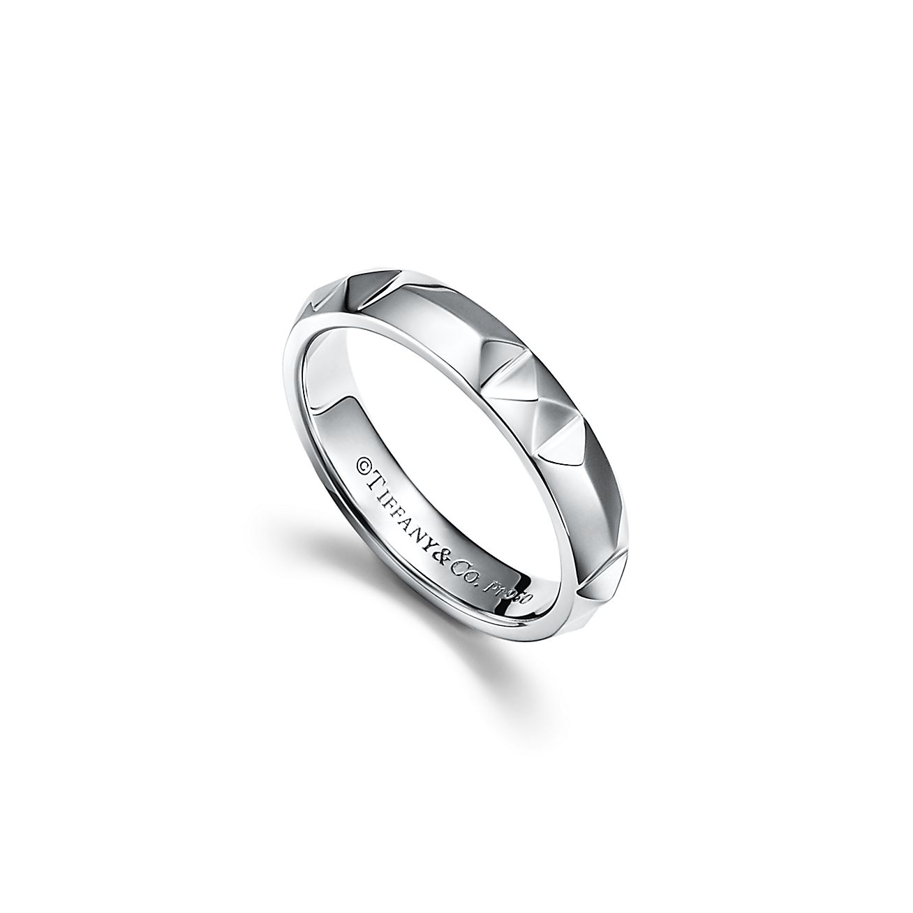 ティファニー トゥルー バンド リング プラチナ、幅 4MM | Tiffany & Co