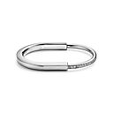 Tiffany & Co. バングル ホワイトゴールドにハーフ パヴェ ダイヤモンドをセッティング