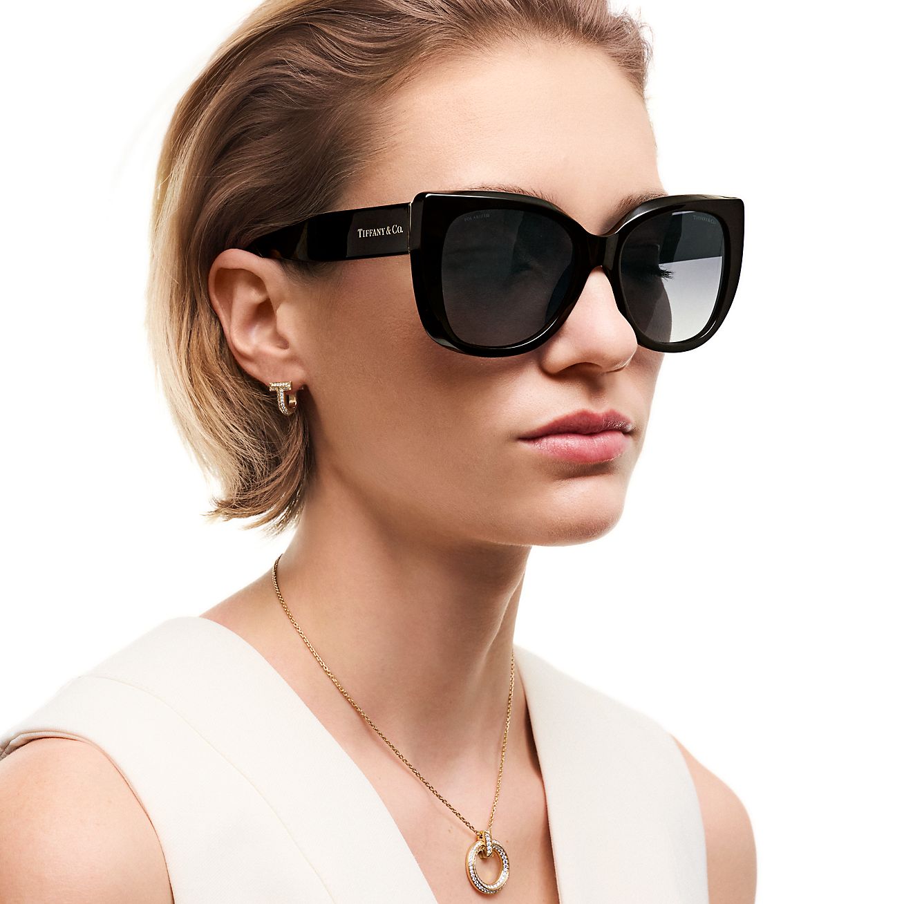 ゴールドの ロゴが アクセント ≪Tiffany&Co≫ スクエア レンズ org.jpg