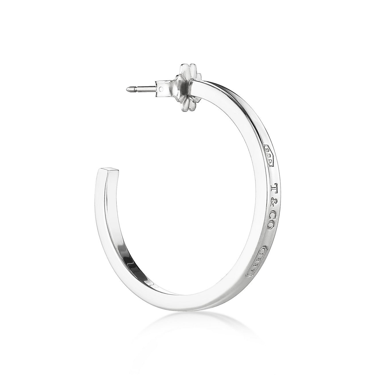 ティファニー 1837™ フープ ピアス（ミディアム）シルバー | Tiffany & Co