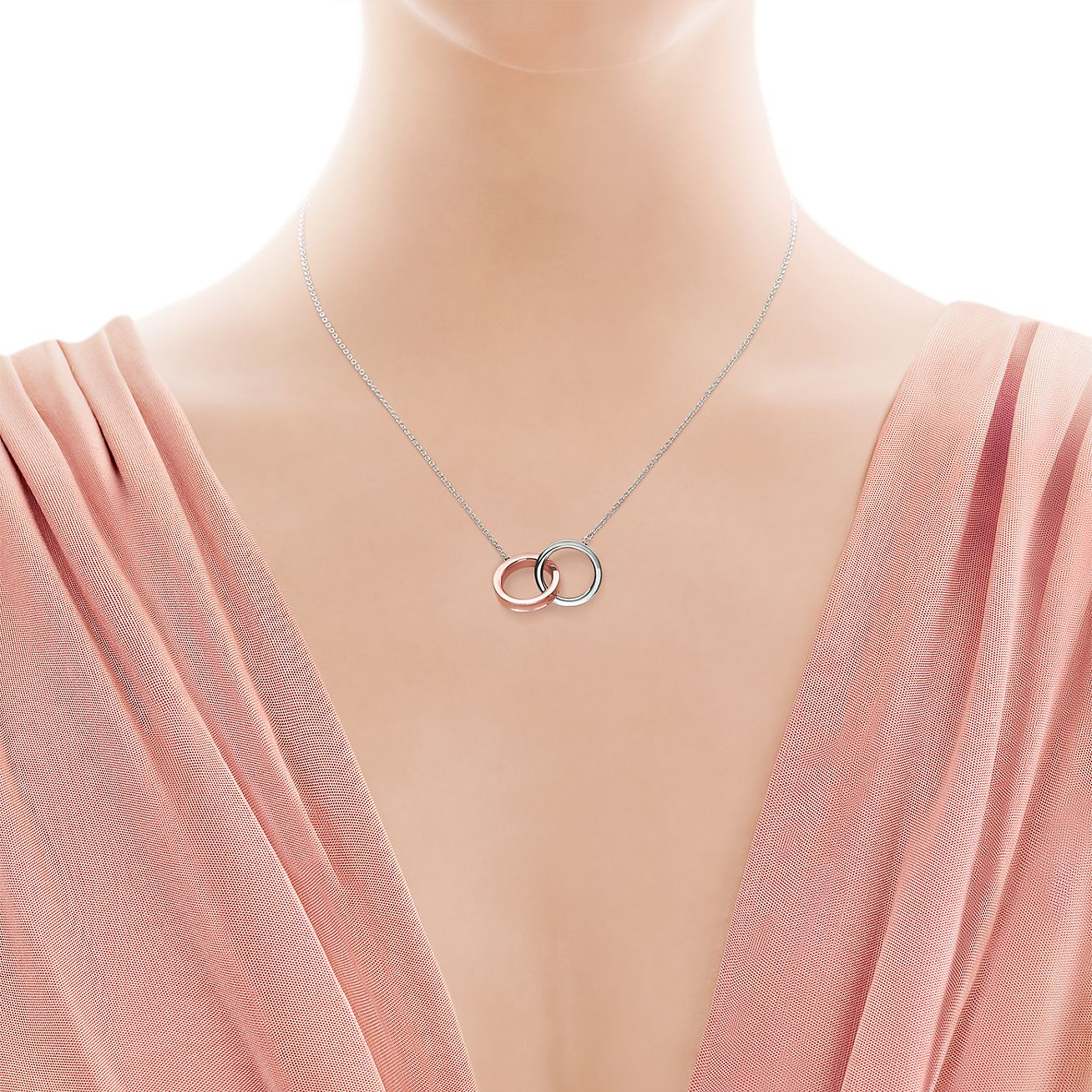 ティファニー 17 インターロッキング ペンダント シルバー ルベド メタル Tiffany Co ティファニー 17 インターロッキング ペンダント シルバー ルベド メタル Tiffany Co