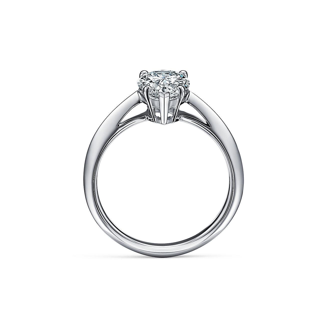 Anillo de compromiso en platino con diamantes en forma de pera - Alternate shot 2