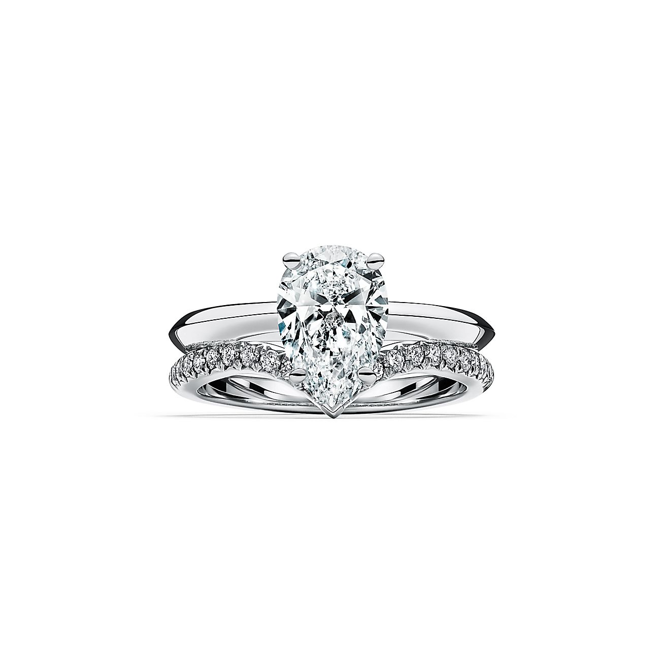 Anillo de compromiso en platino con diamantes en forma de pera - Alternate shot 4