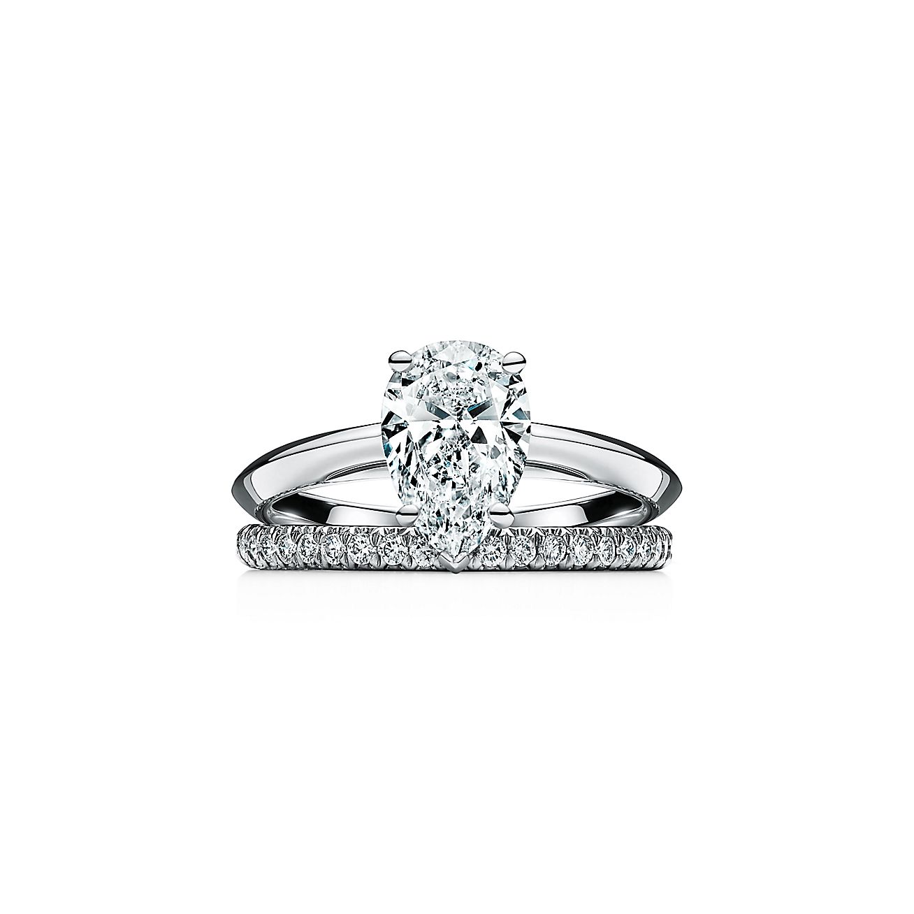 Anillo de compromiso en platino con diamantes en forma de pera - Alternate shot 3