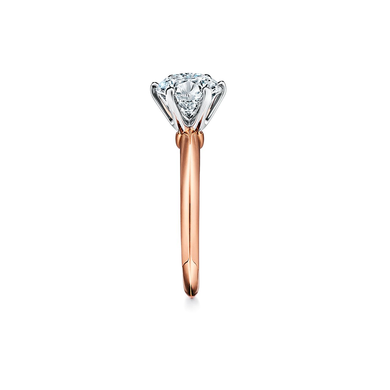 Anillo de compromiso Tiffany Setting en oro rosa de 18 quilates