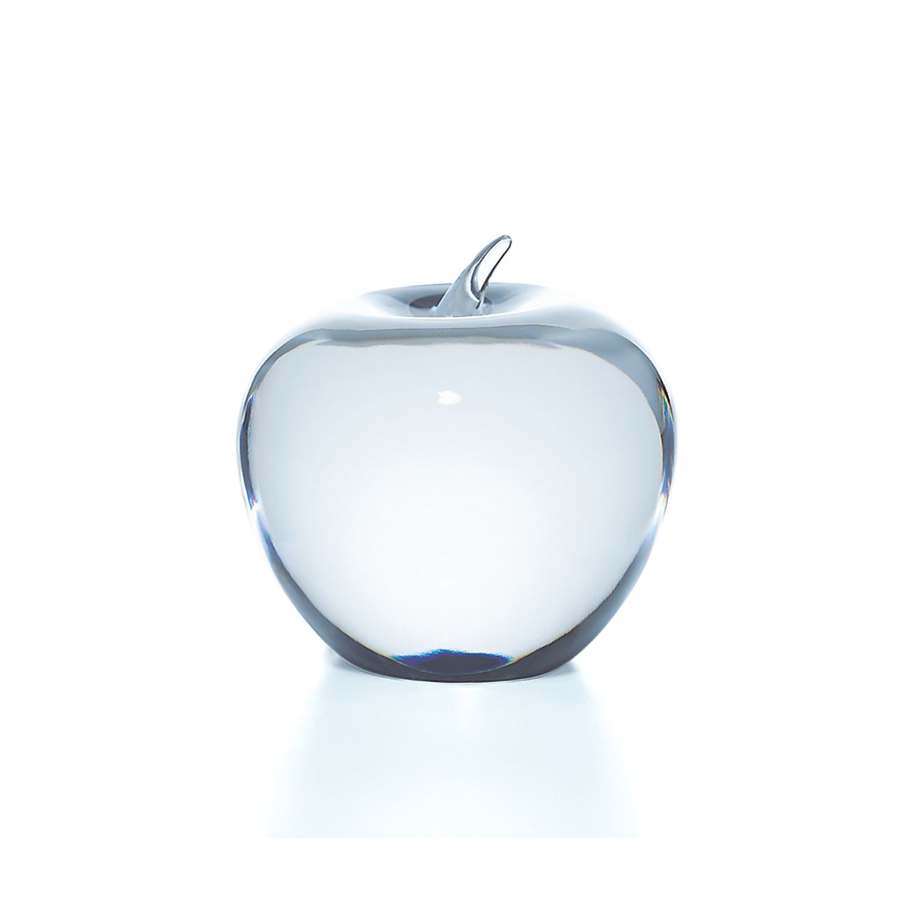 Apple paperweight in crystal. | Tiffany 