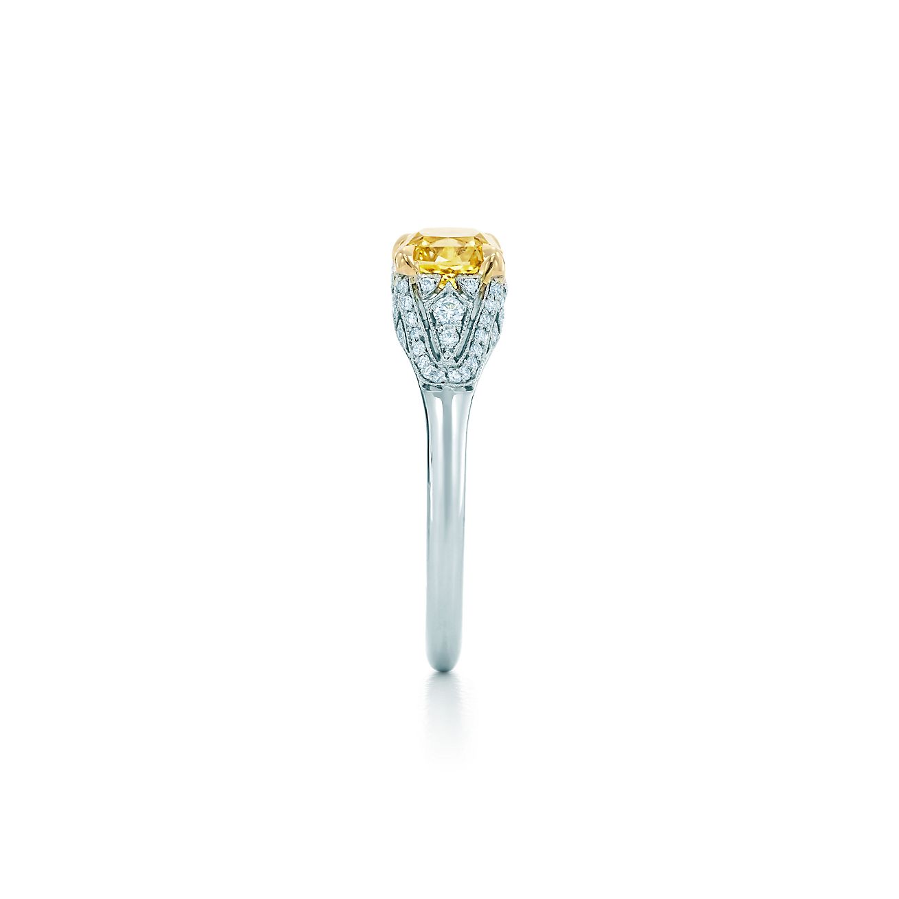 Art Deco ring in platinum and 18k gold 