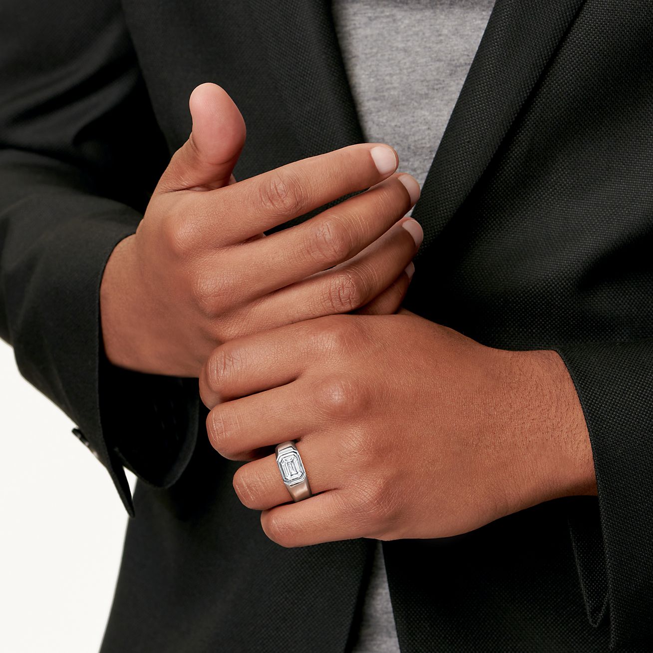 Anillo de compromiso para hombre Charles Tiffany Setting en