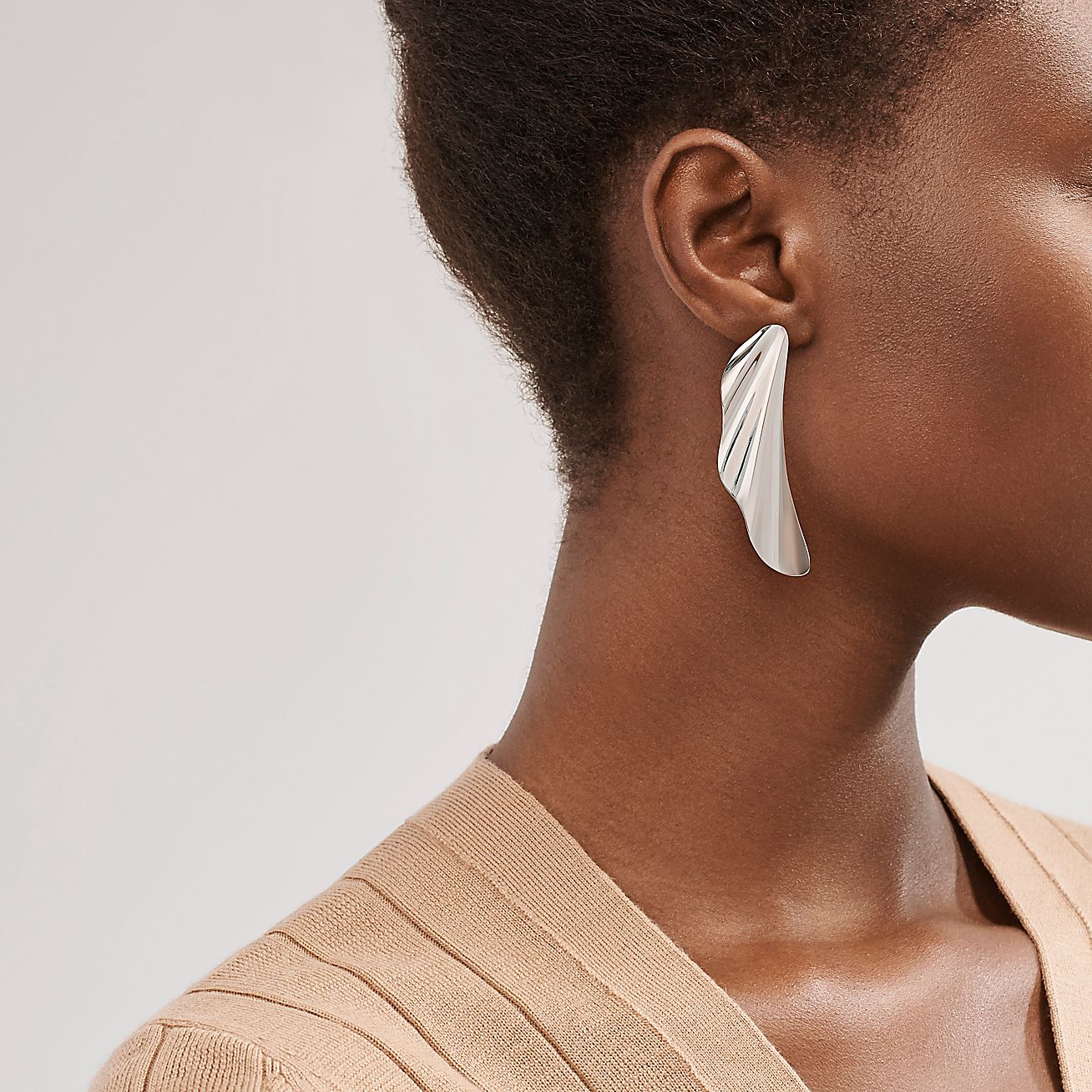 Elsa Peretti® High Tide earrings in sterling silver, small. - Alternate shot 1 - Alternate shot 2 - Modal shot 1