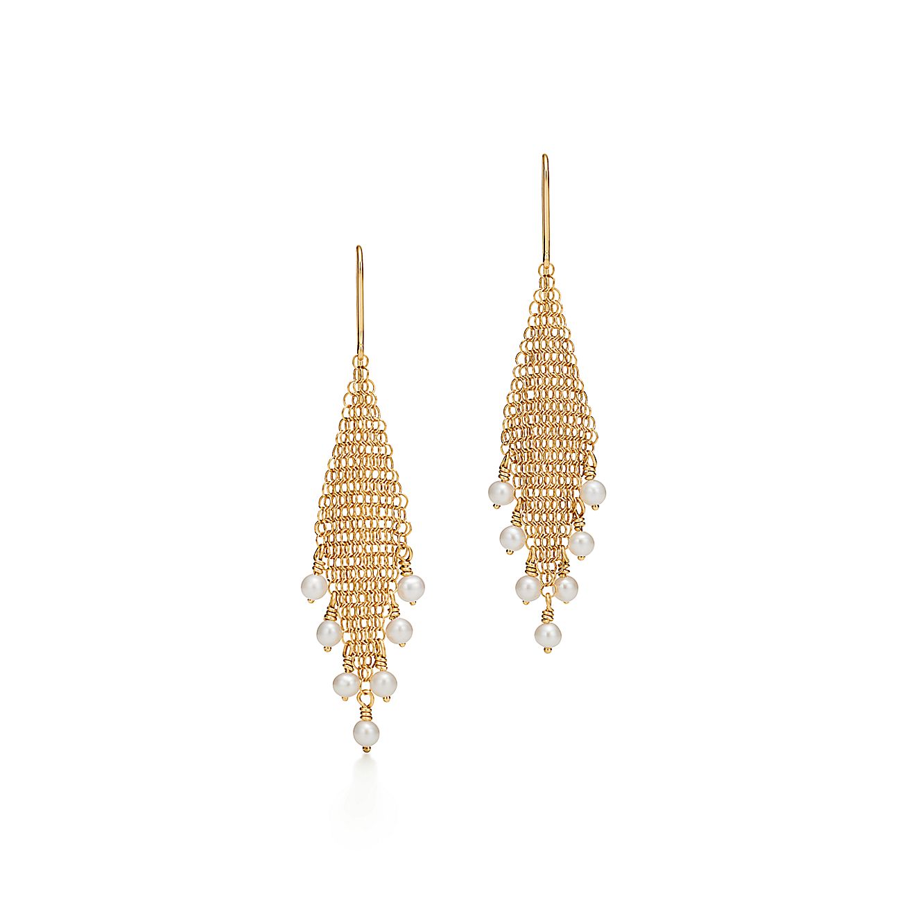 Elsa Peretti® Mesh fringe earrings in 18k gold with freshwater pearls.
