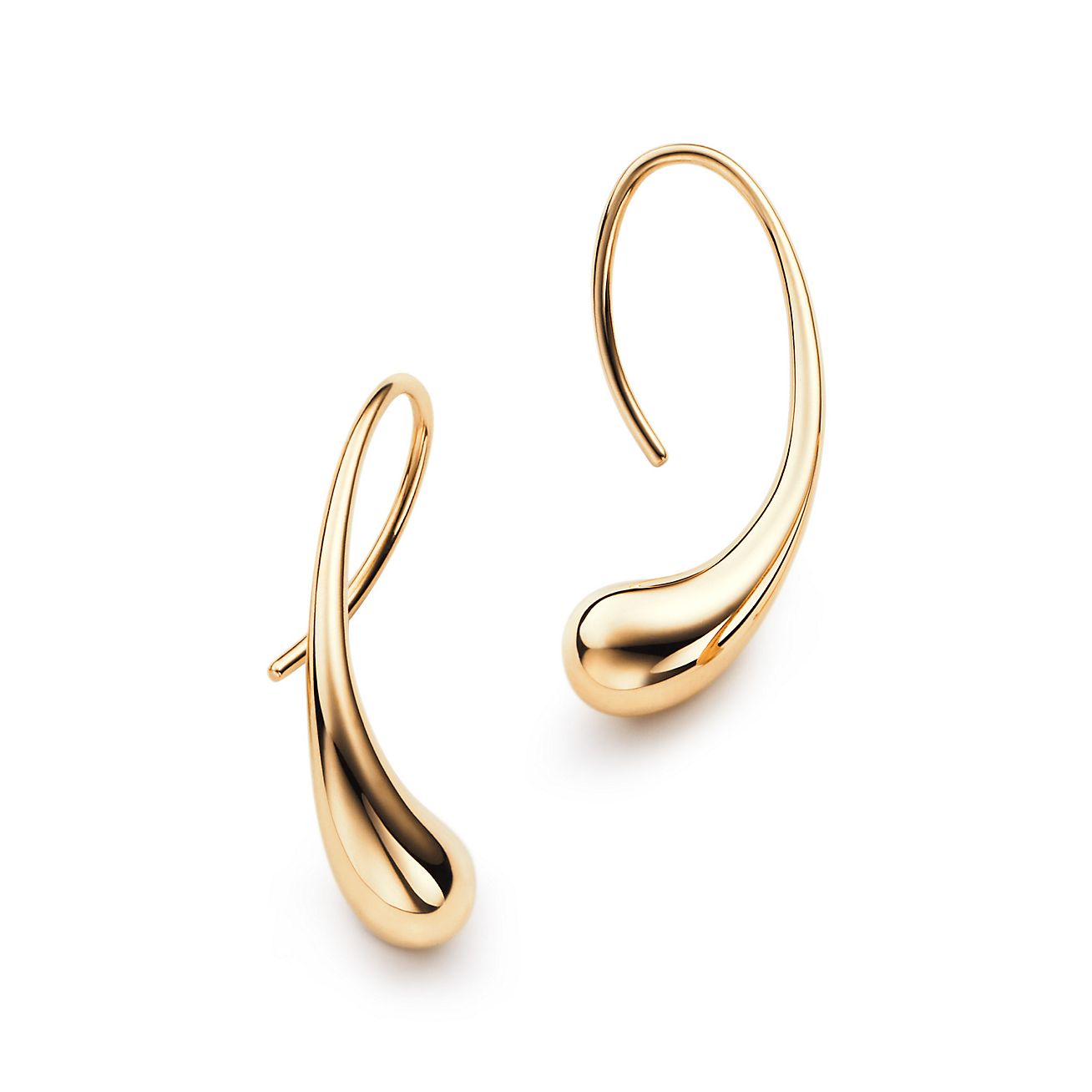 Elsa Peretti™ Teardrop hoop earrings in 18k gold. | Tiffany & Co.