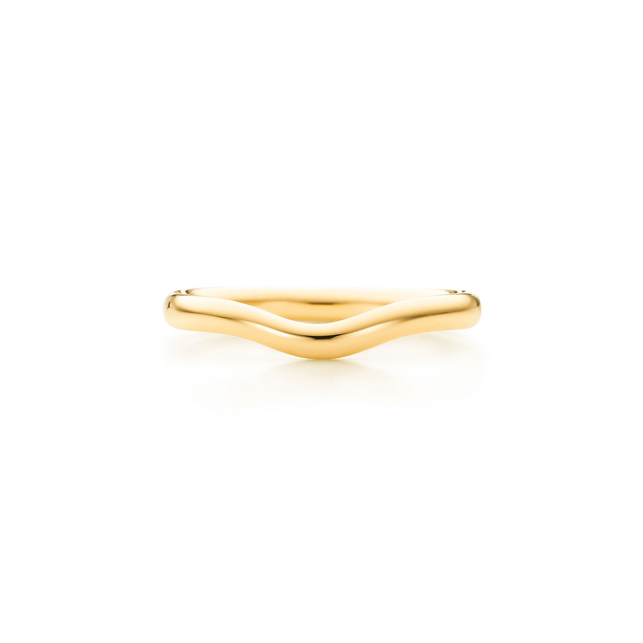 Elsa Peretti™ curved band ring in 18k gold, 2 mm wide. | Tiffany & Co.