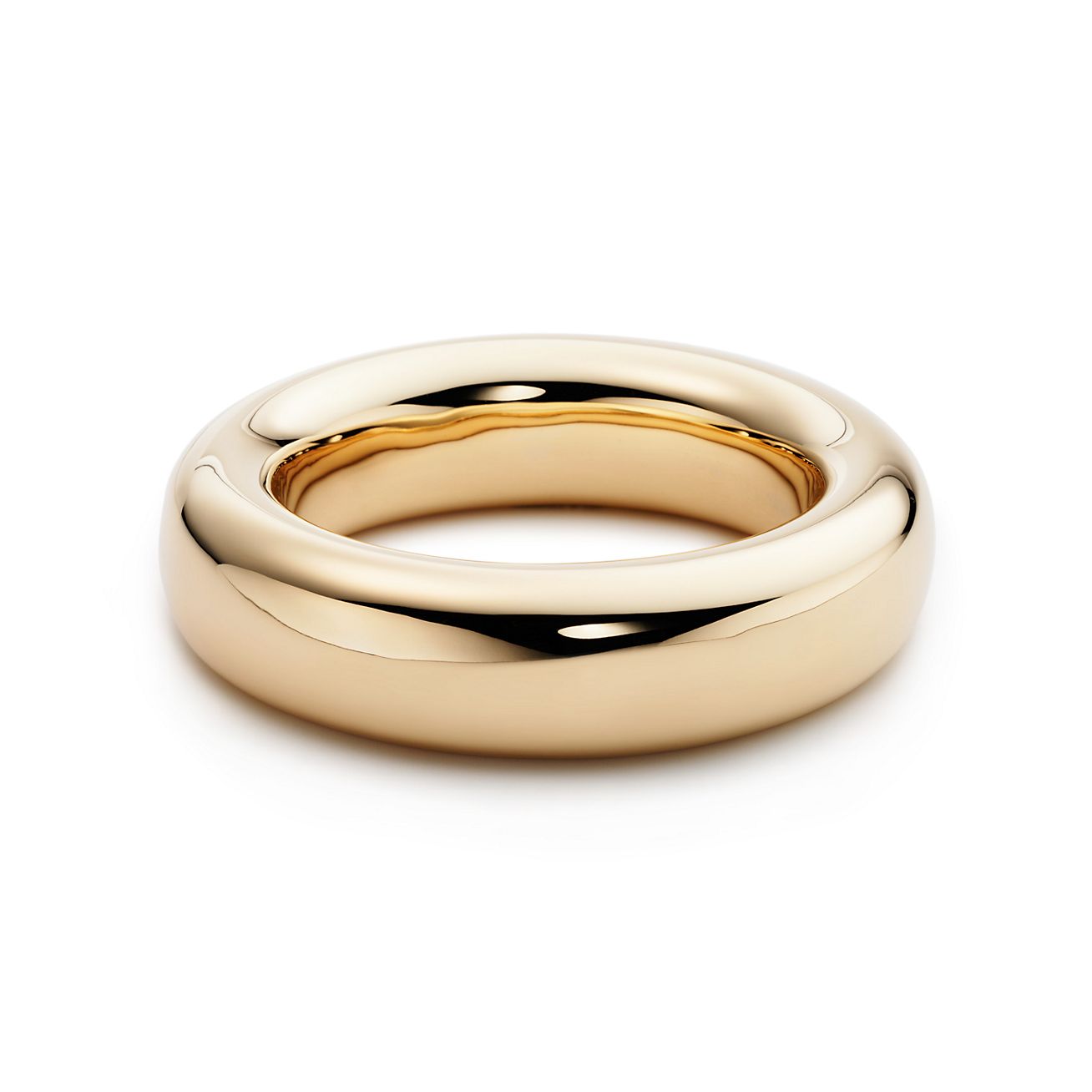 Elsa Peretti® bangle in 18k gold, medium. | Tiffany & Co.