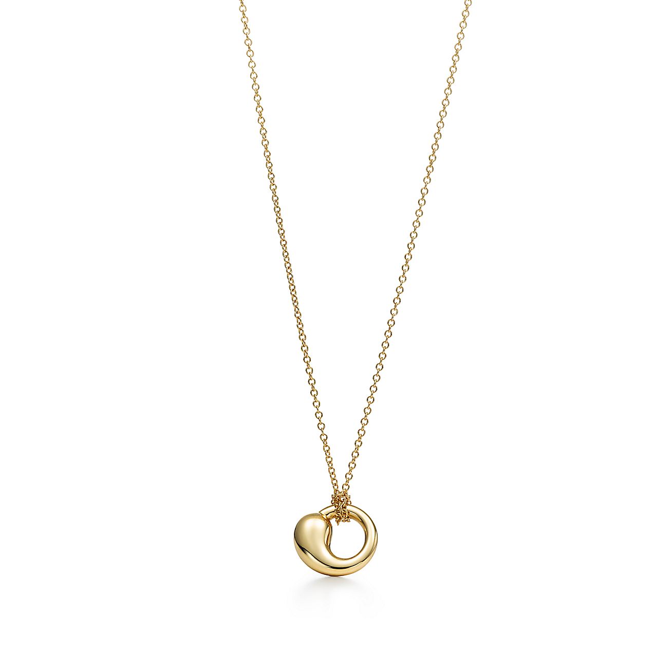Elsa Peretti® Eternal Circle pendant in 18k gold, small. | Tiffany & Co.