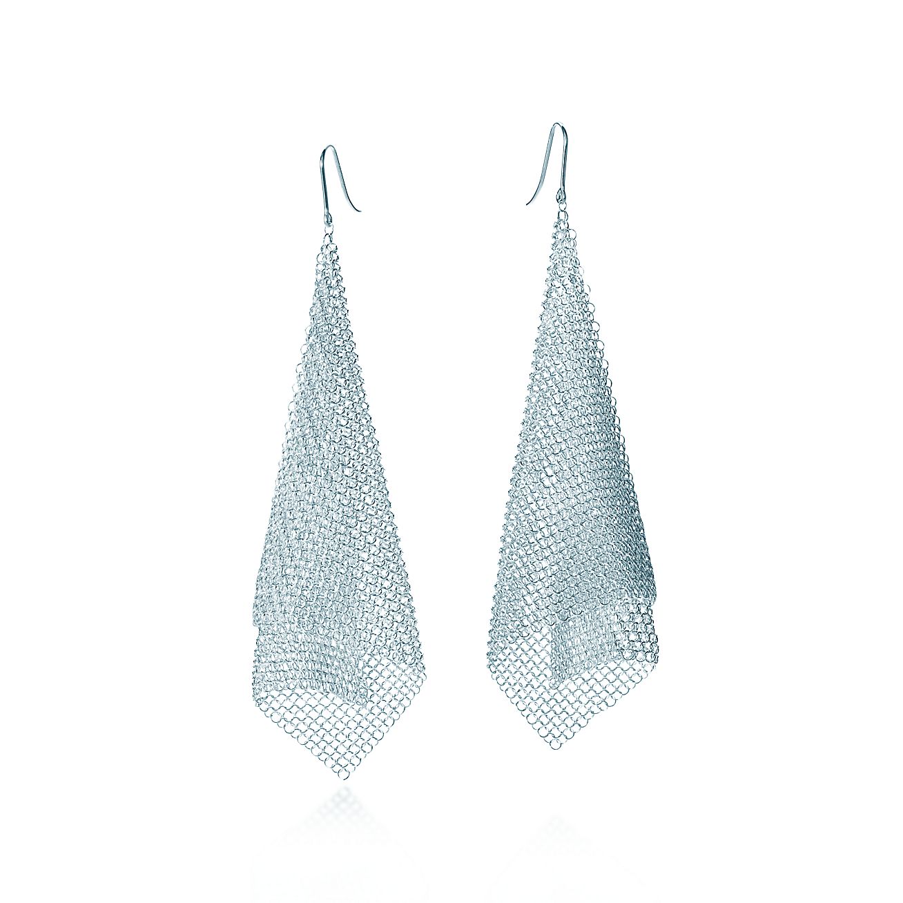 Elsa Peretti® Mesh scarf earrings in sterling silver, small.