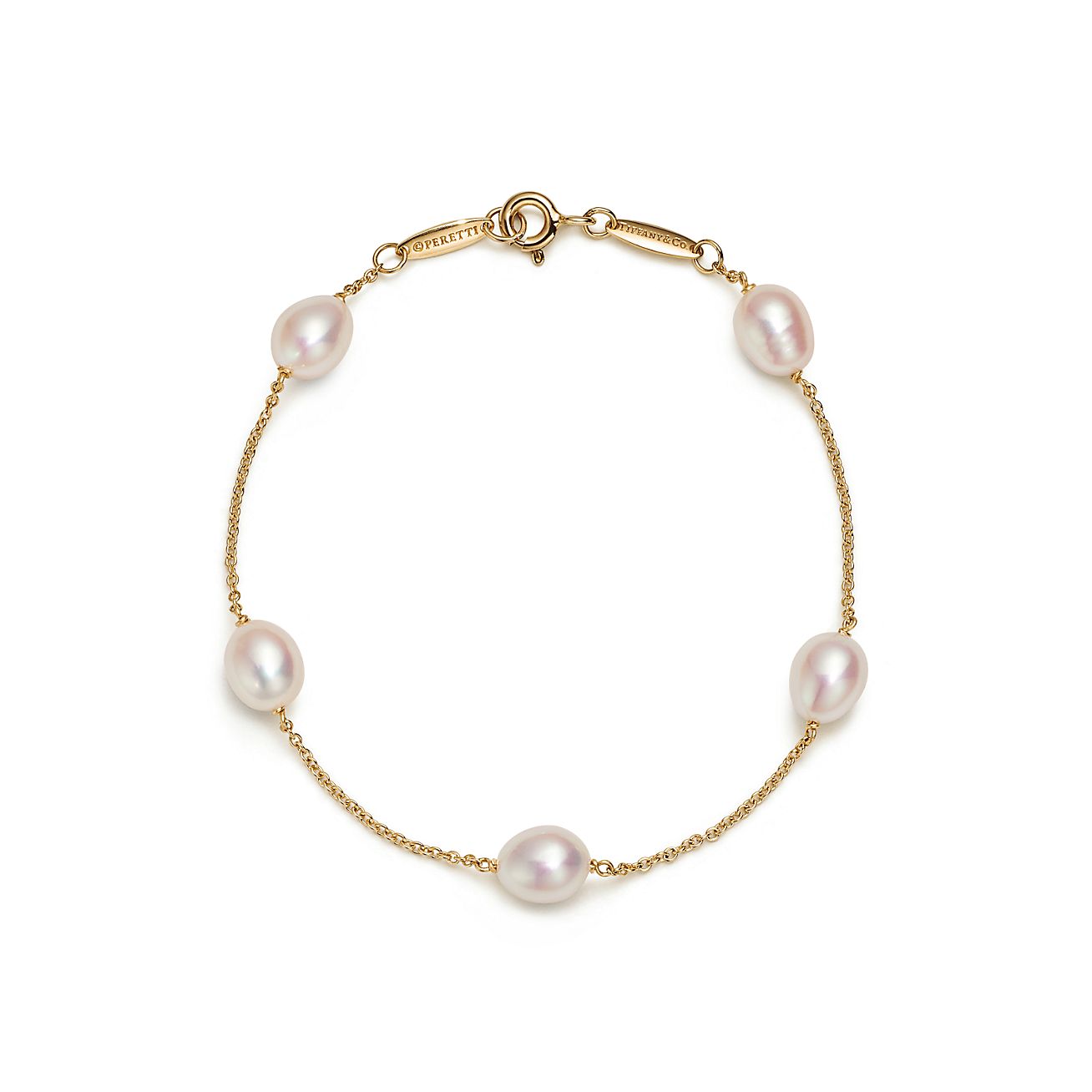 Elsa Peretti® Pearls by the Yard™ bracelet in 18k gold. | Tiffany