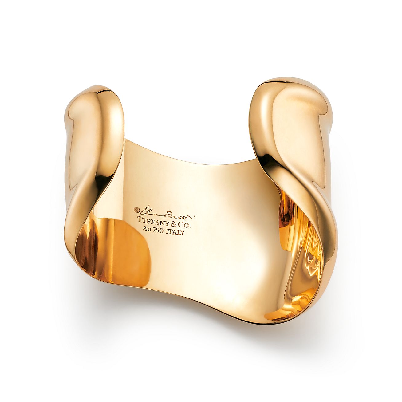 Elsa Peretti® small Bone cuff in 18k gold, 43 mm wide. - Alternate shot 1 - Alternate shot 2