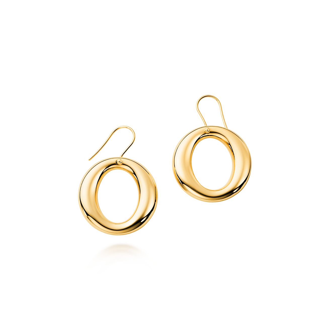 Elsa Peretti® Sevillana earrings in 18k gold, small. | Tiffany & Co.