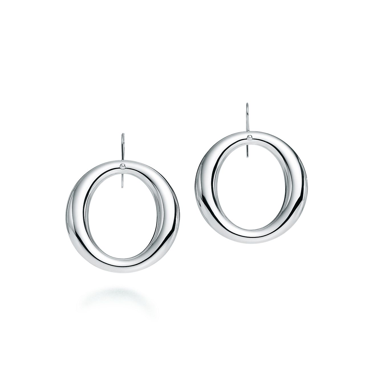 Elsa Peretti® Sevillana hook earrings in sterling silver, medium