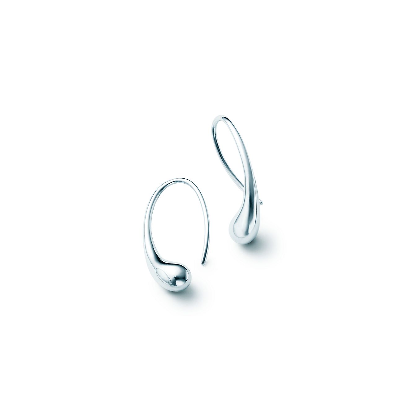 Elsa Peretti® Teardrop hoop earrings in sterling silver. | Tiffany & Co.