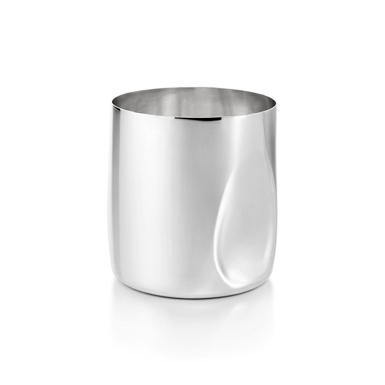 Elsa Peretti® Thumbprint water cup in sterling silver.