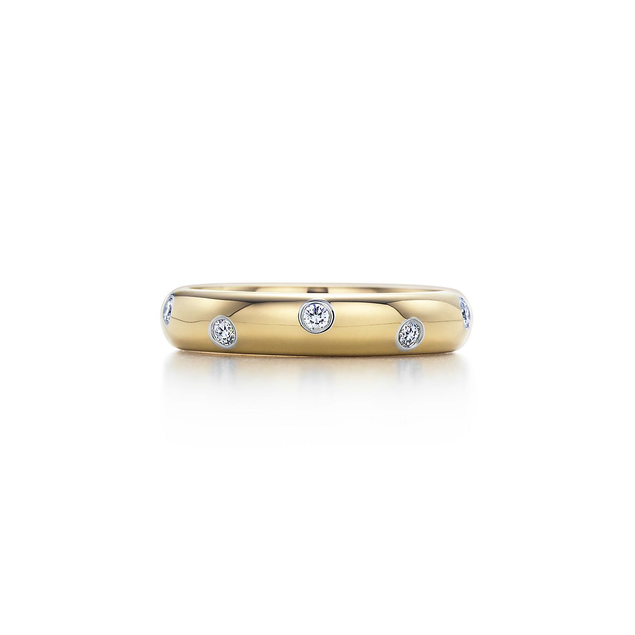 Etoile band ring in 18k gold with 