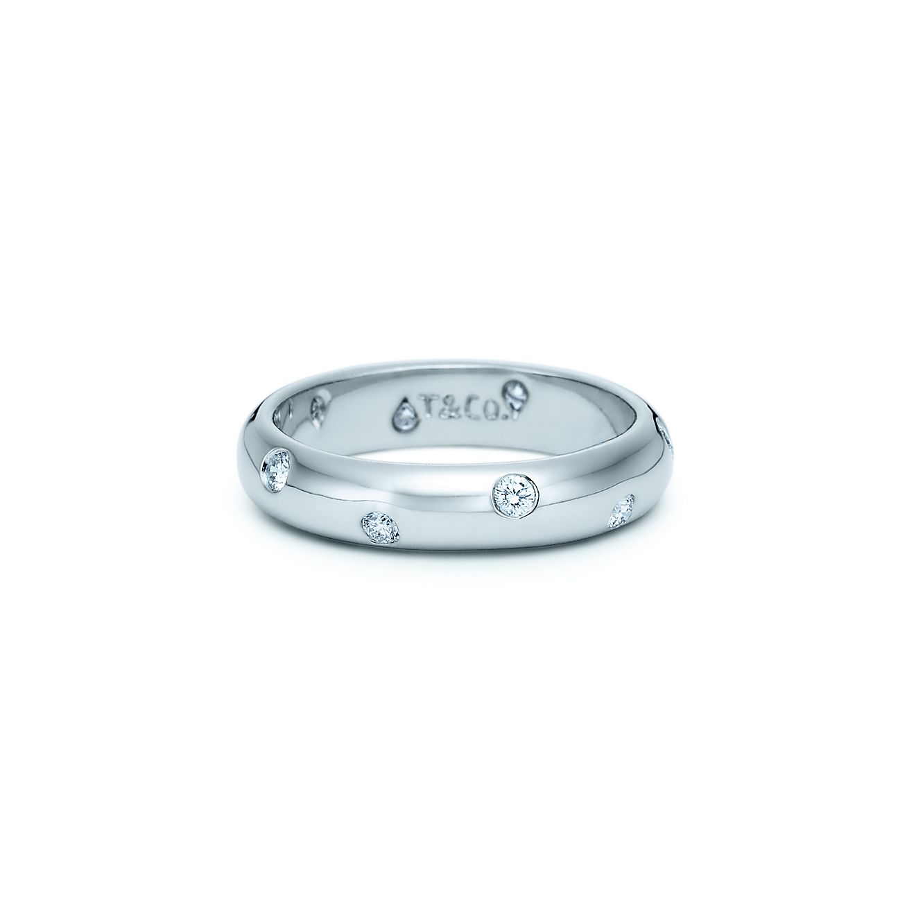 Etoile band ring with diamonds in 