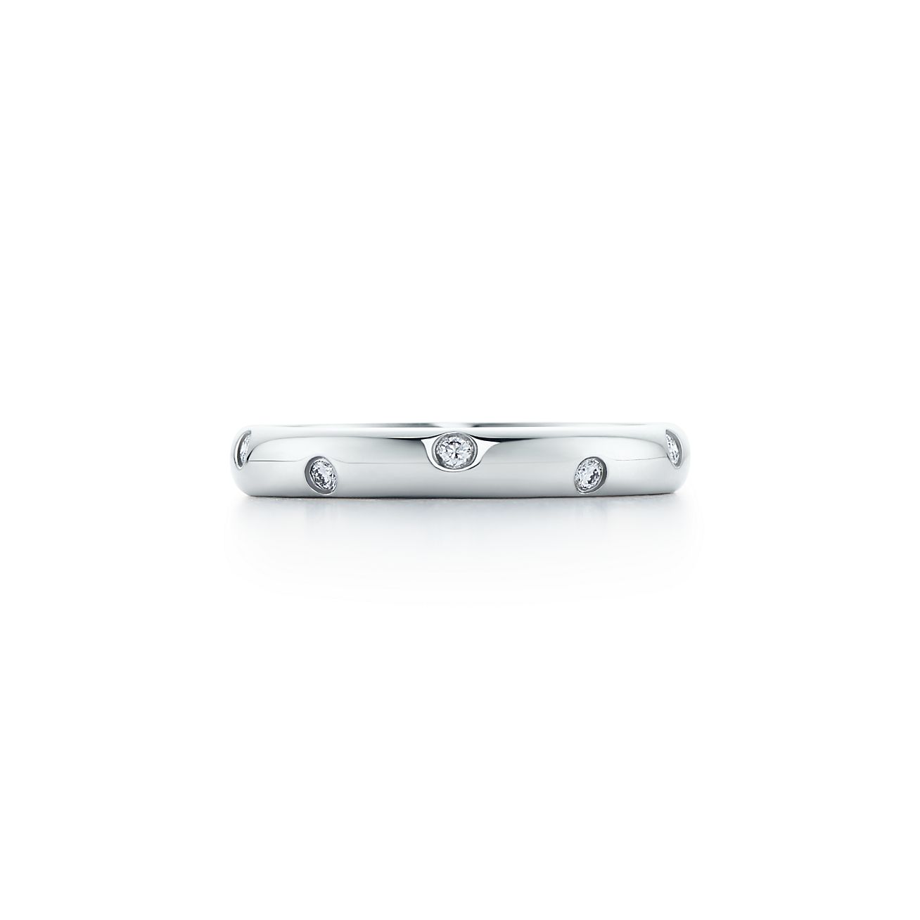 Etoile band ring in platinum with 