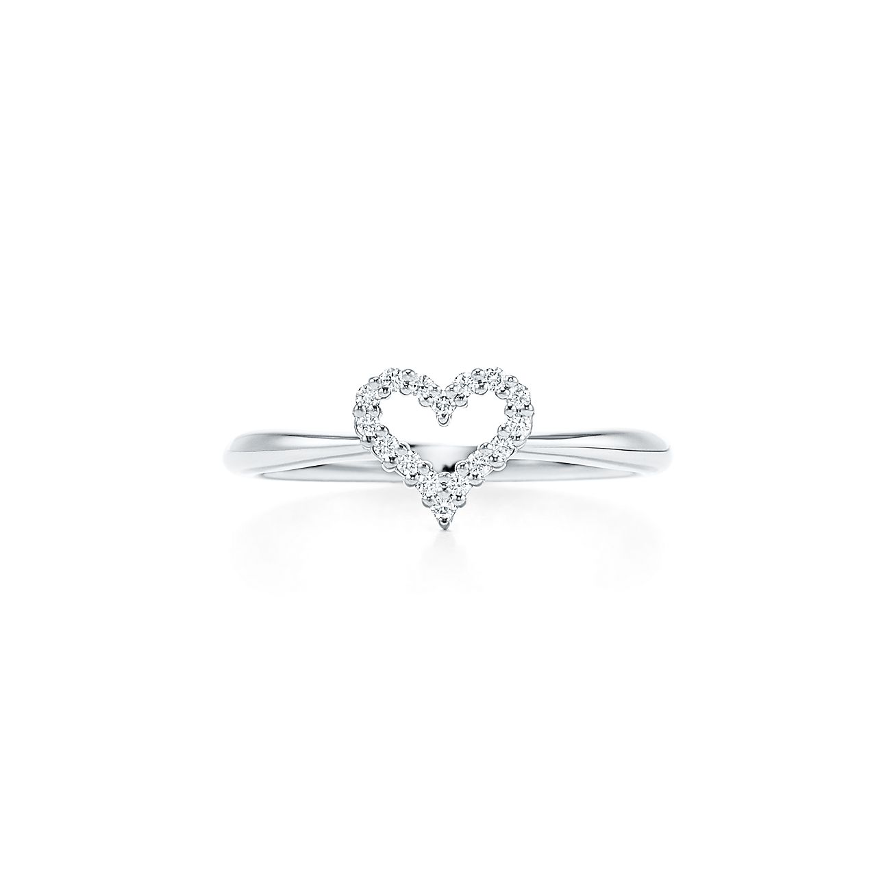 Heart ring in platinum with diamonds 