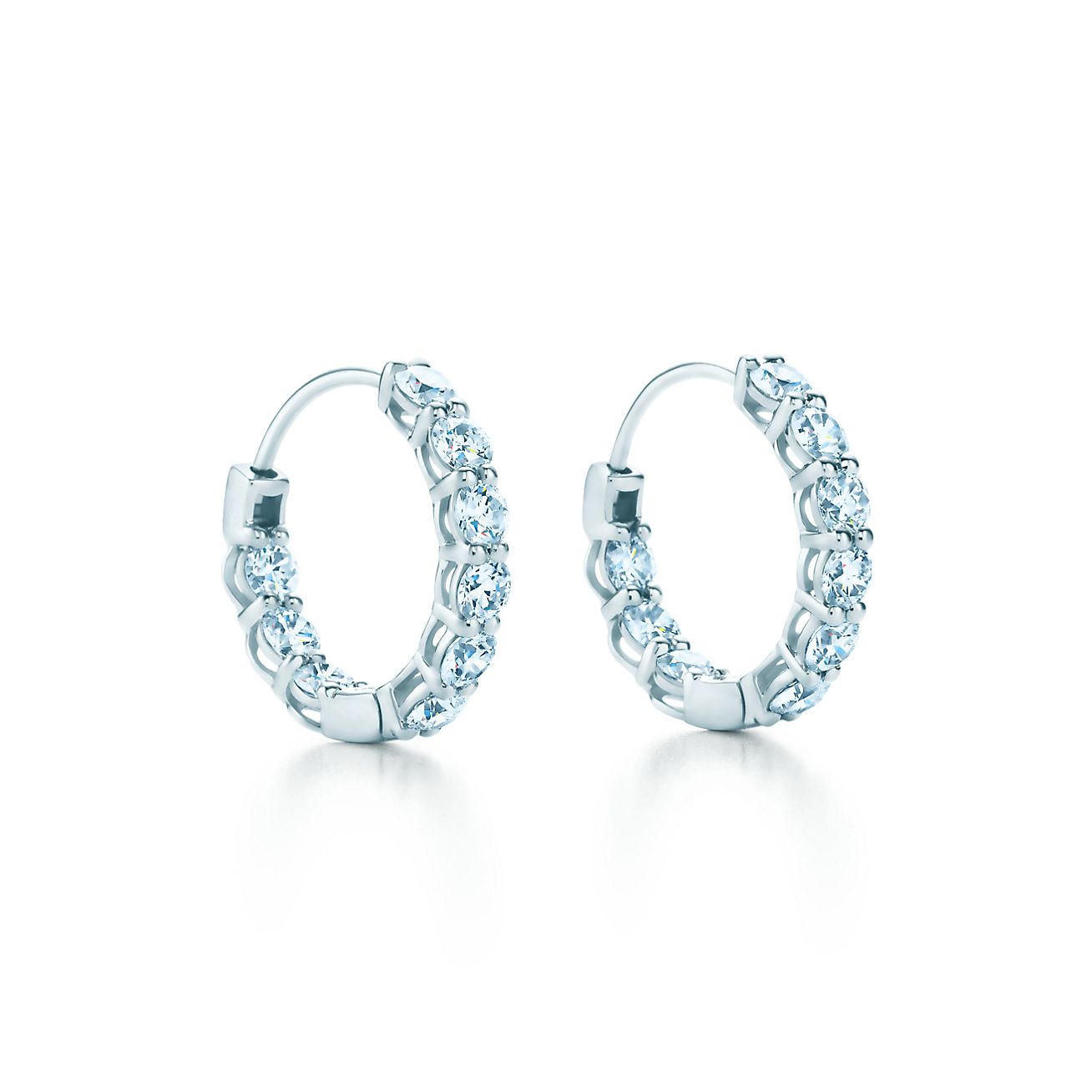 Diamond hoop earrings in 14k gold | KLENOTA