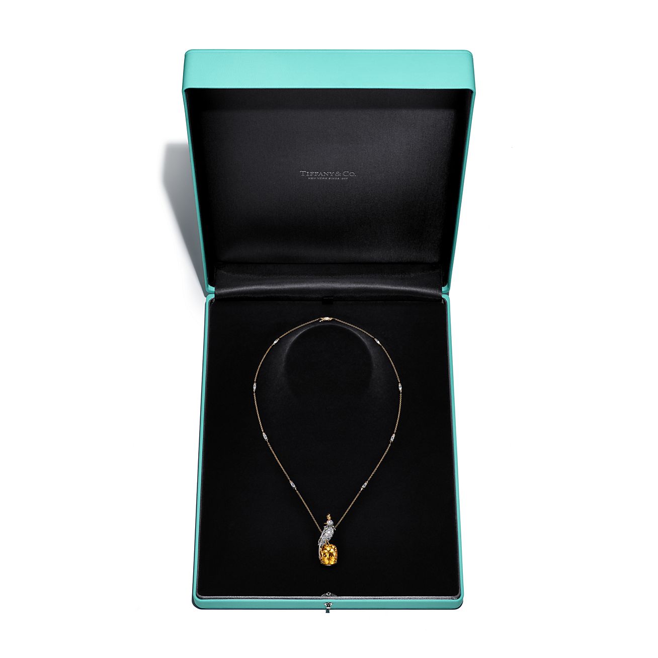 Pendant in Yellow Gold and Platinum with a Citrine, Diamonds