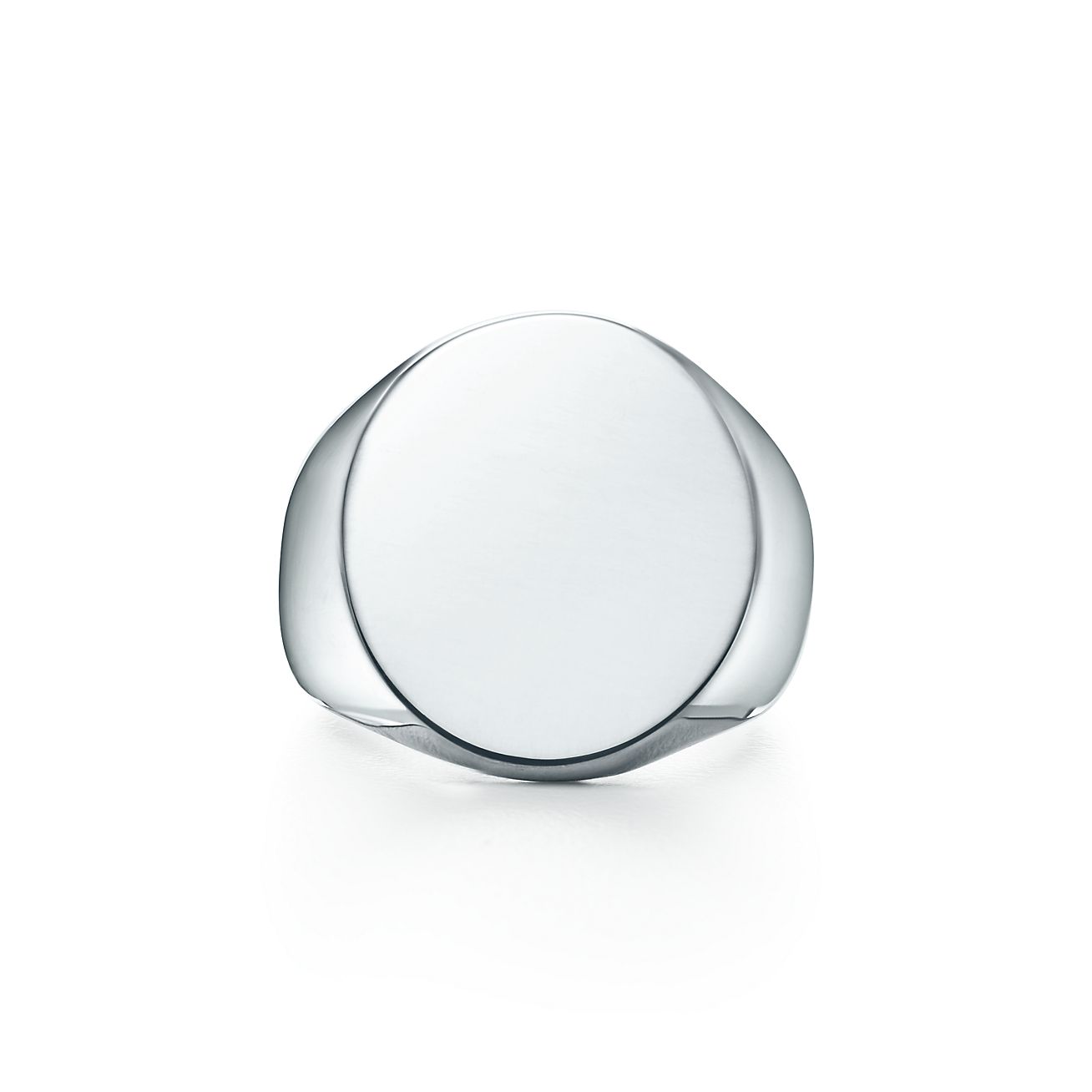 Oval signet ring in sterling silver 