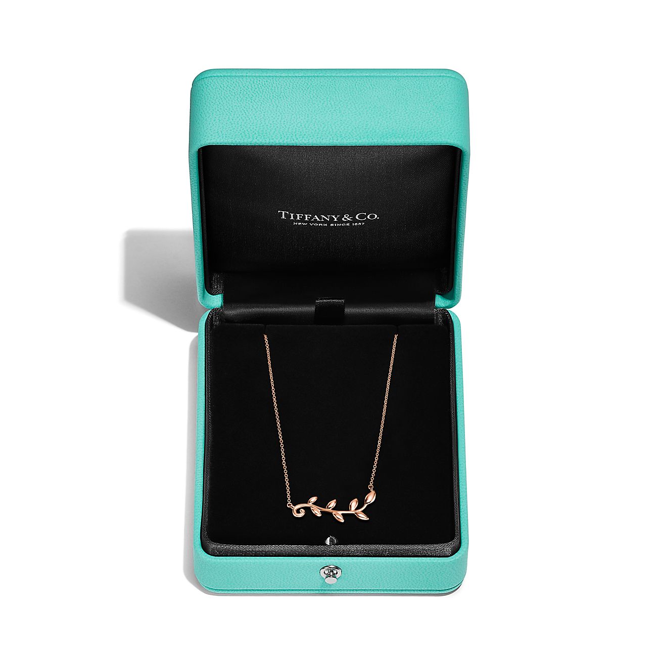人気♪ Tiffany(ティファニー) Olive Leaf Vine Pendant(送料込) Paloma Picasso® Olive Leaf vine pendant in 18k gold