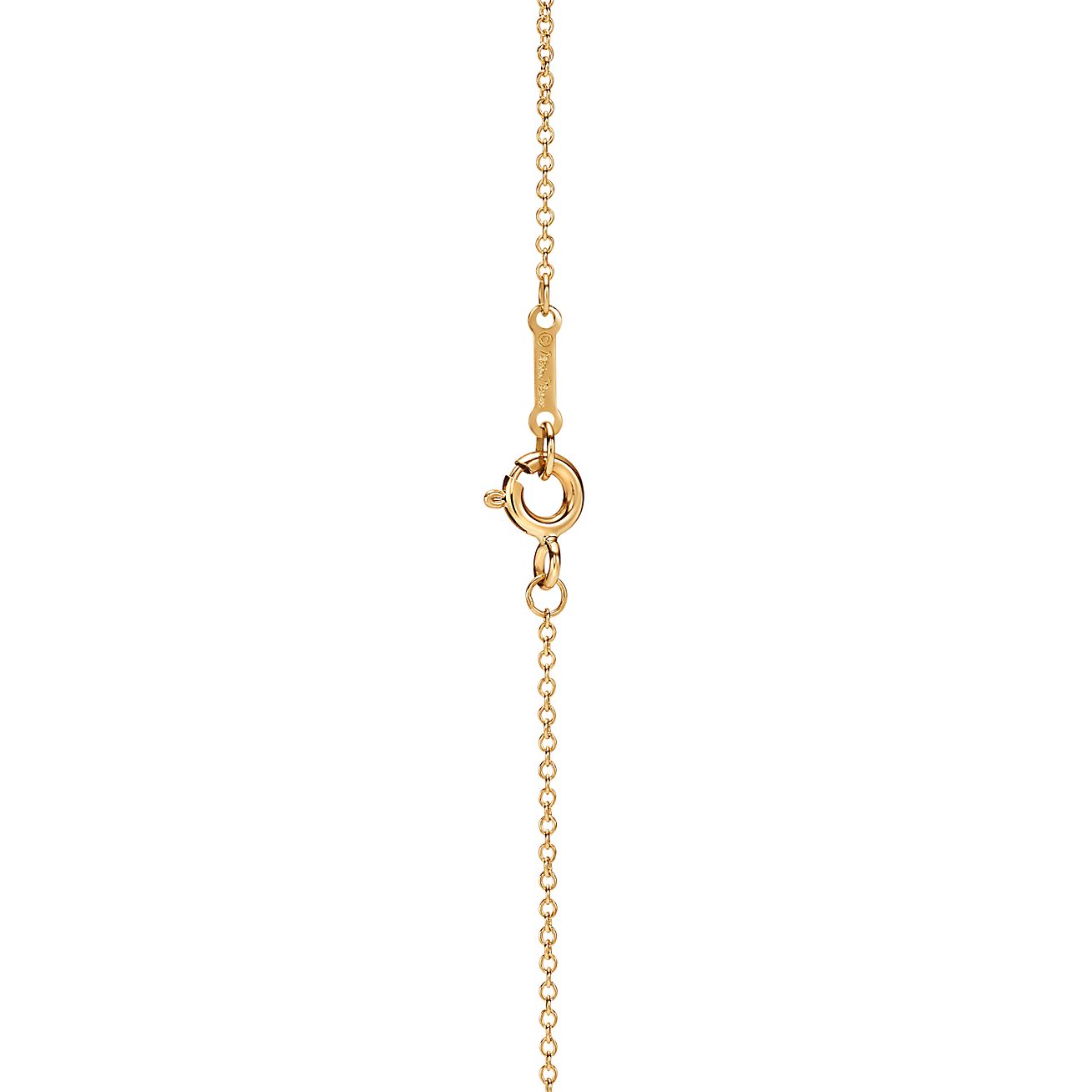 Paloma's Melody mini circle pendant in 18k gold. | Tiffany & Co.