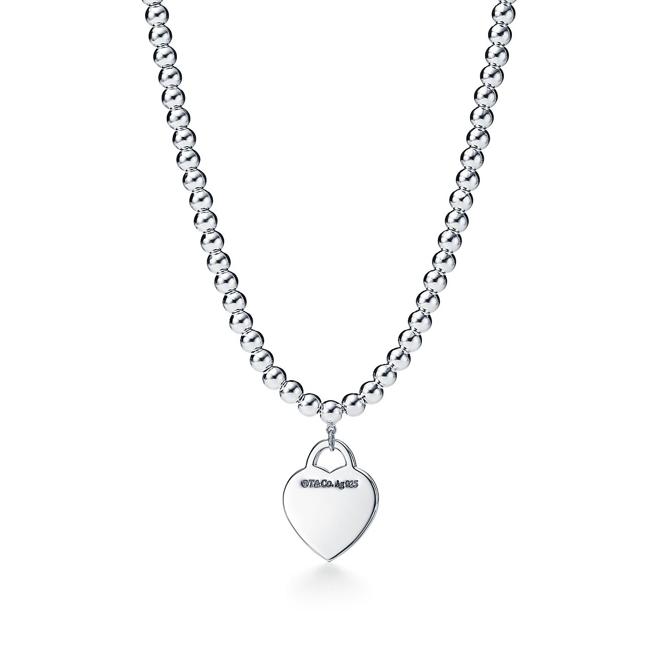 Collar con cuentas y placa estilo 