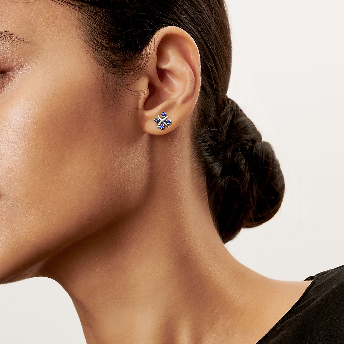 Sixteen Stone by Tiffany ピアス サファイヤ プラチナ | Tiffany & Co