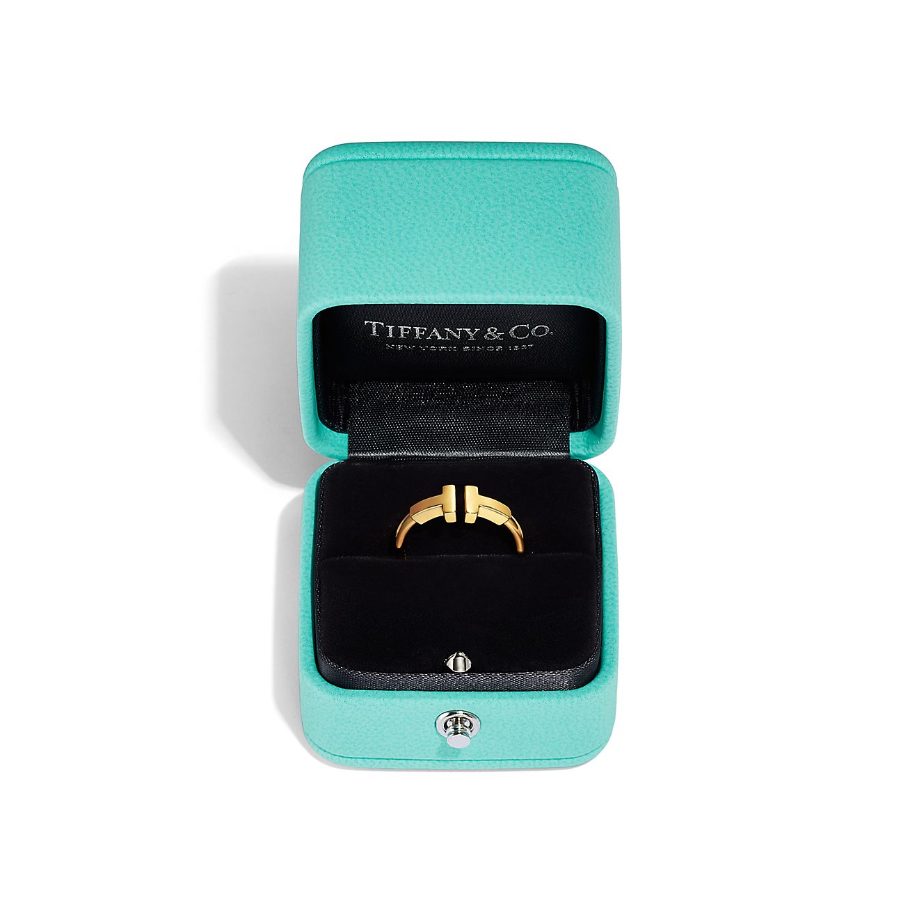 ティファニー T ワイヤー リング 18K ゴールド | Tiffany & Co.