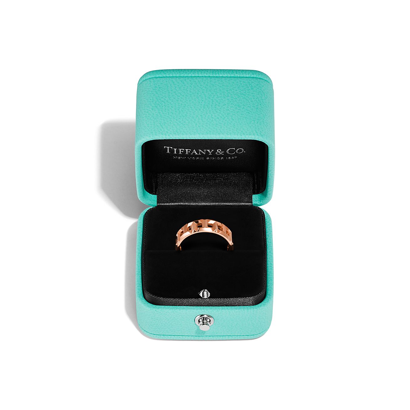 ティファニー T トゥルー ワイド リング ローズゴールド | Tiffany & Co.