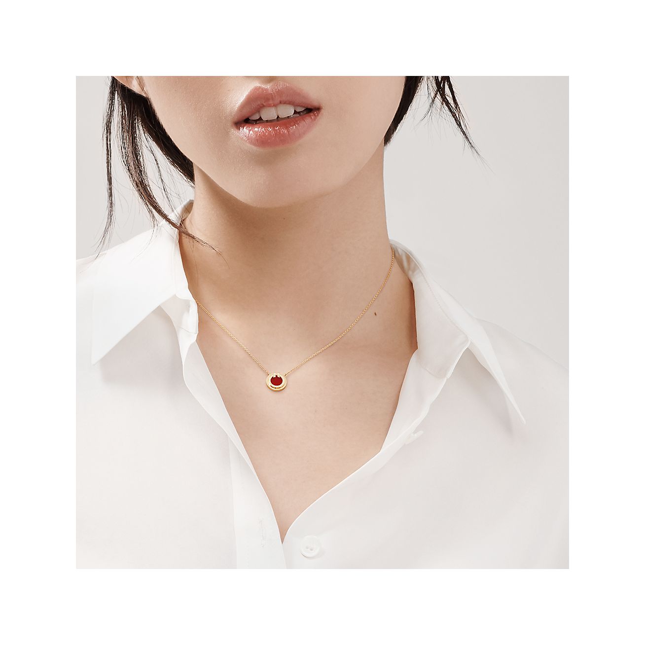 ティファニー T ダイヤモンド＆カーネリアン サークル ペンダント  