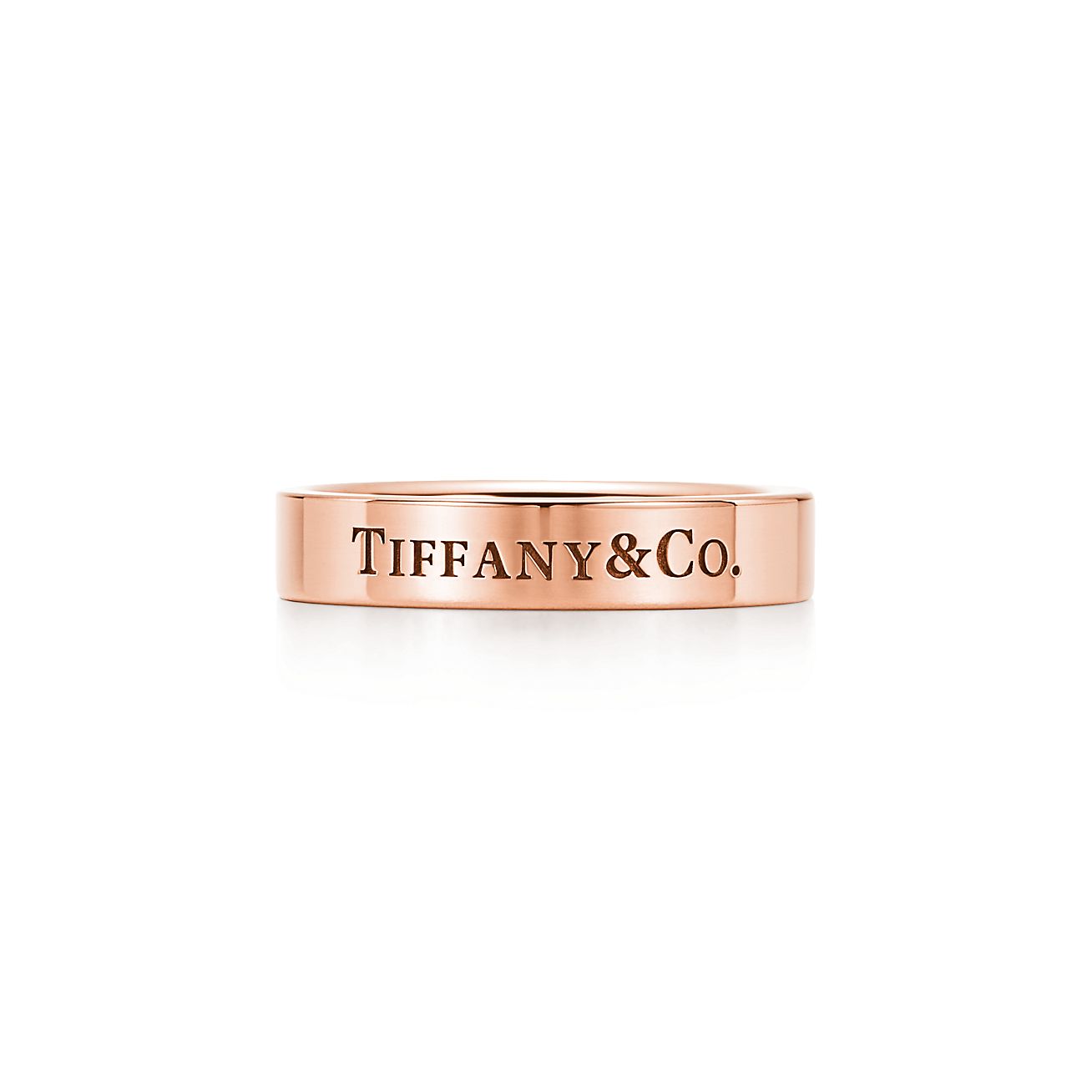 T&Co.® バンド リング 18K ローズゴールド 幅 4MM | Tiffany & Co.