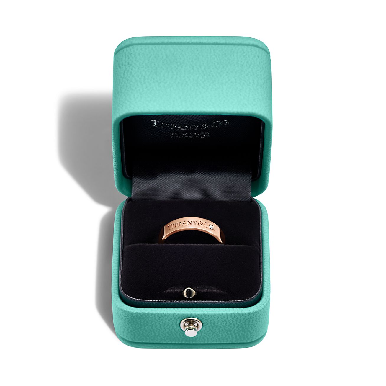 T&CO.® Band Ring in Rose Gold with a Diamond | Tiffany & Co. CA