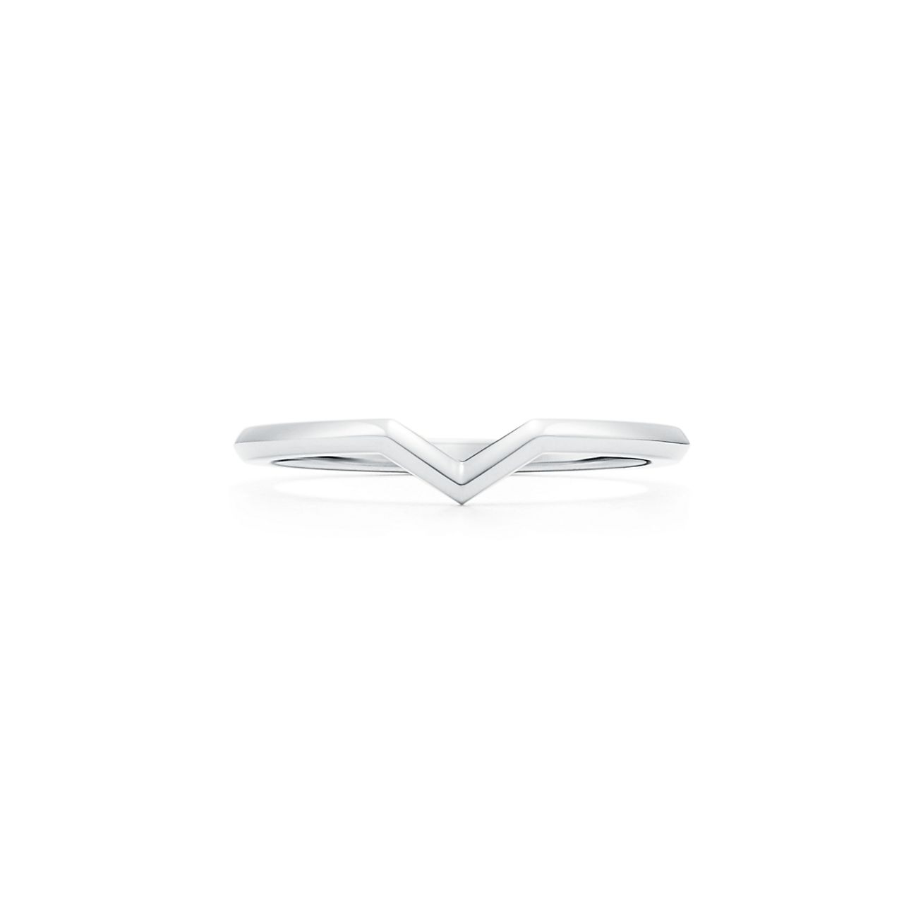 The Tiffany® Setting V band ring in 